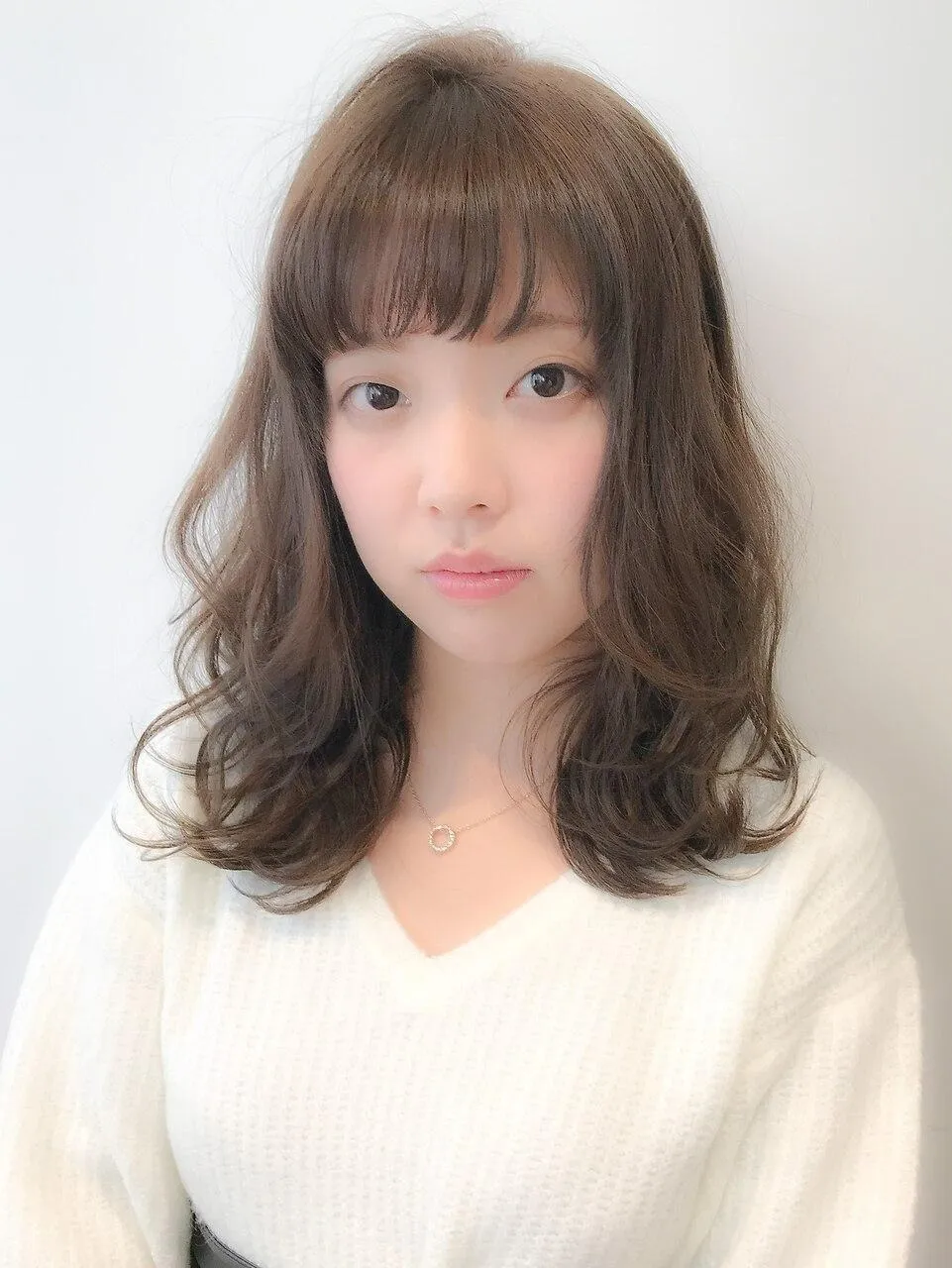 ナチュラルベージュブラウン外ハネミディアム20代30代